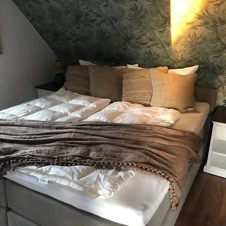 Gudrun, Luxury House *