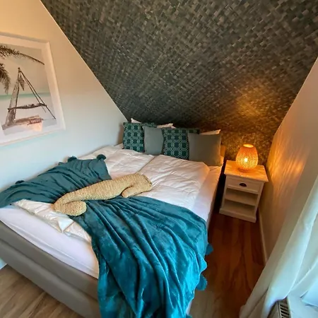 Gudrun, Luxury House